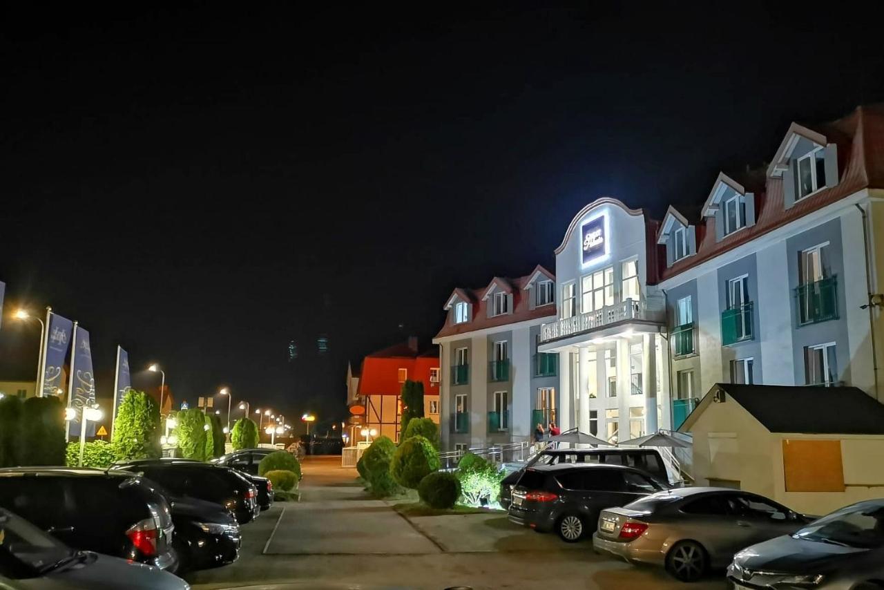 Great Polonia Ustka Bed & Breakfast Exterior photo