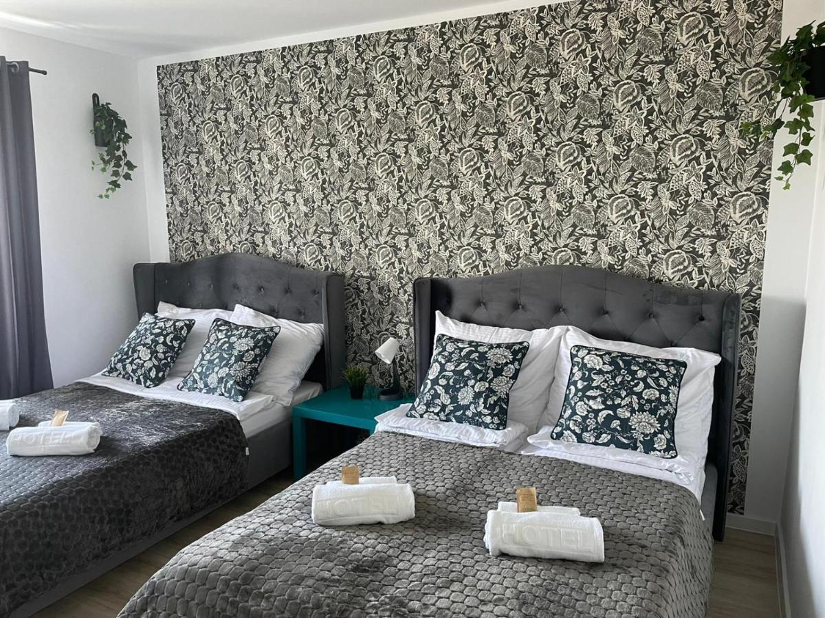 Great Polonia Ustka Bed & Breakfast Exterior photo